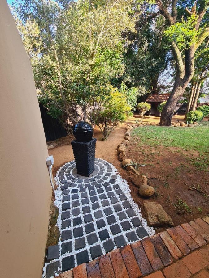 Cozy Cabin Midrand Exterior photo