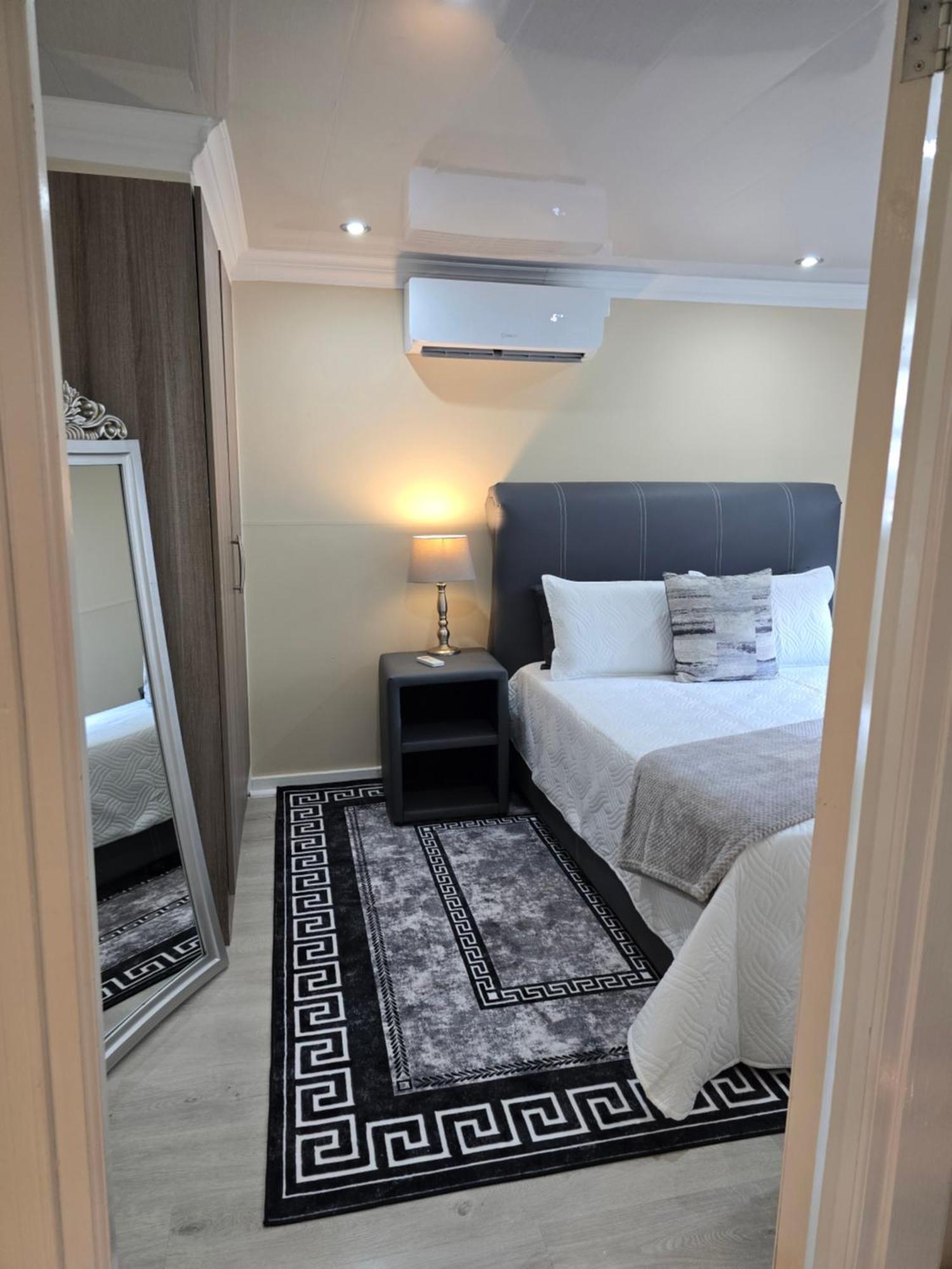 Cozy Cabin Midrand Exterior photo
